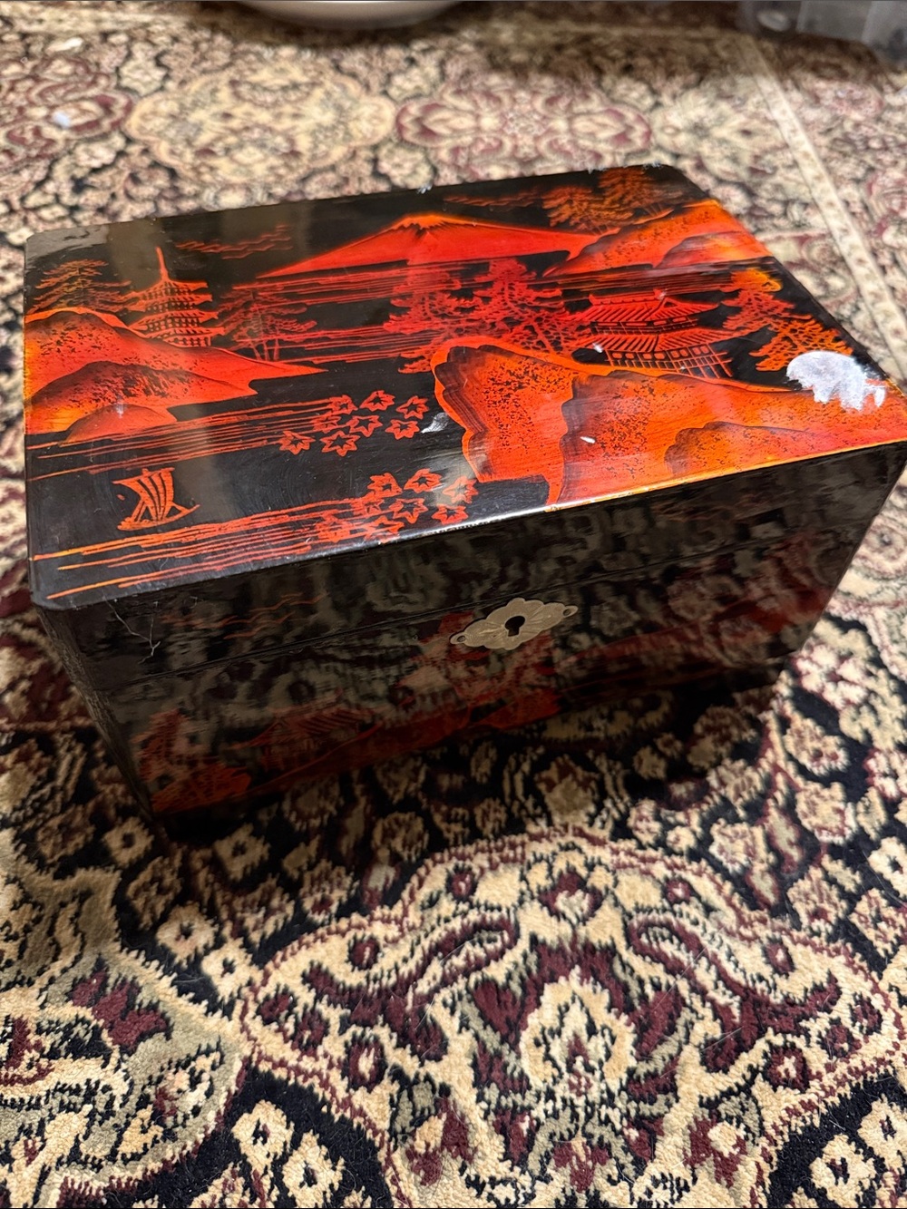 Vintage Japanese lacquered hand painted jewelry box